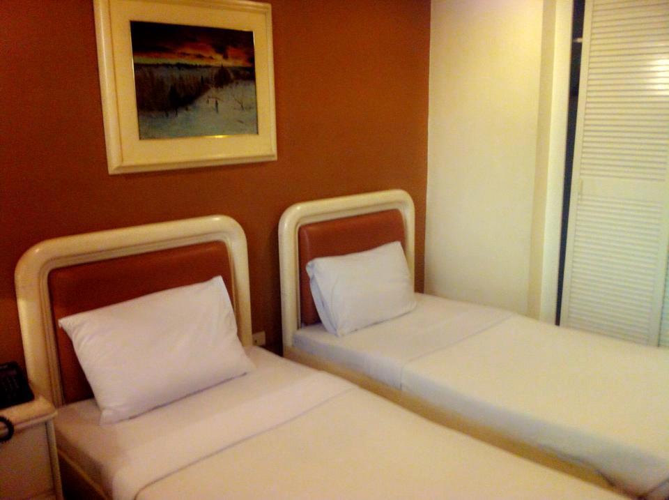 Lourdes Suites Makati City Exteriör bild
