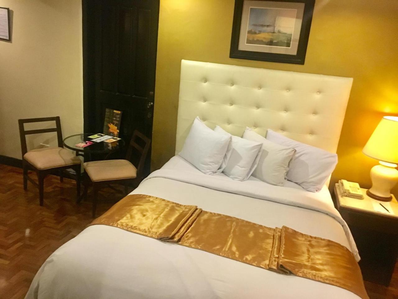 Lourdes Suites Makati City Exteriör bild