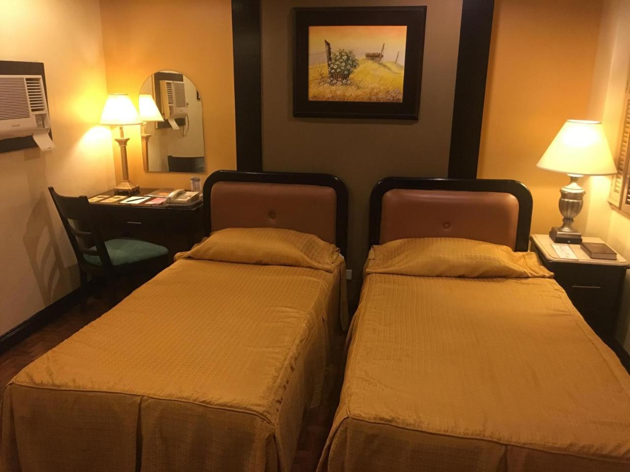 Lourdes Suites Makati City Exteriör bild