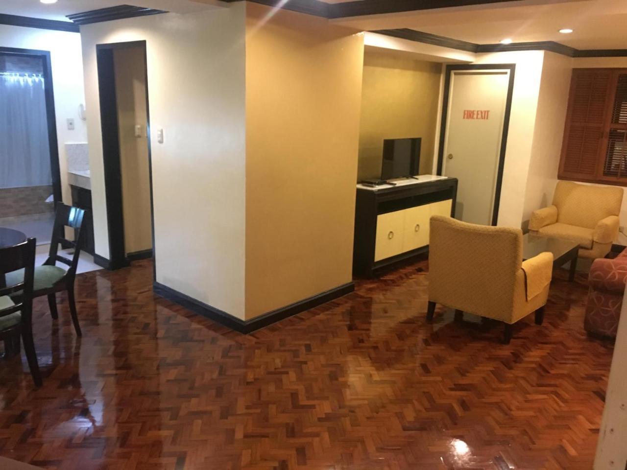 Lourdes Suites Makati City Exteriör bild