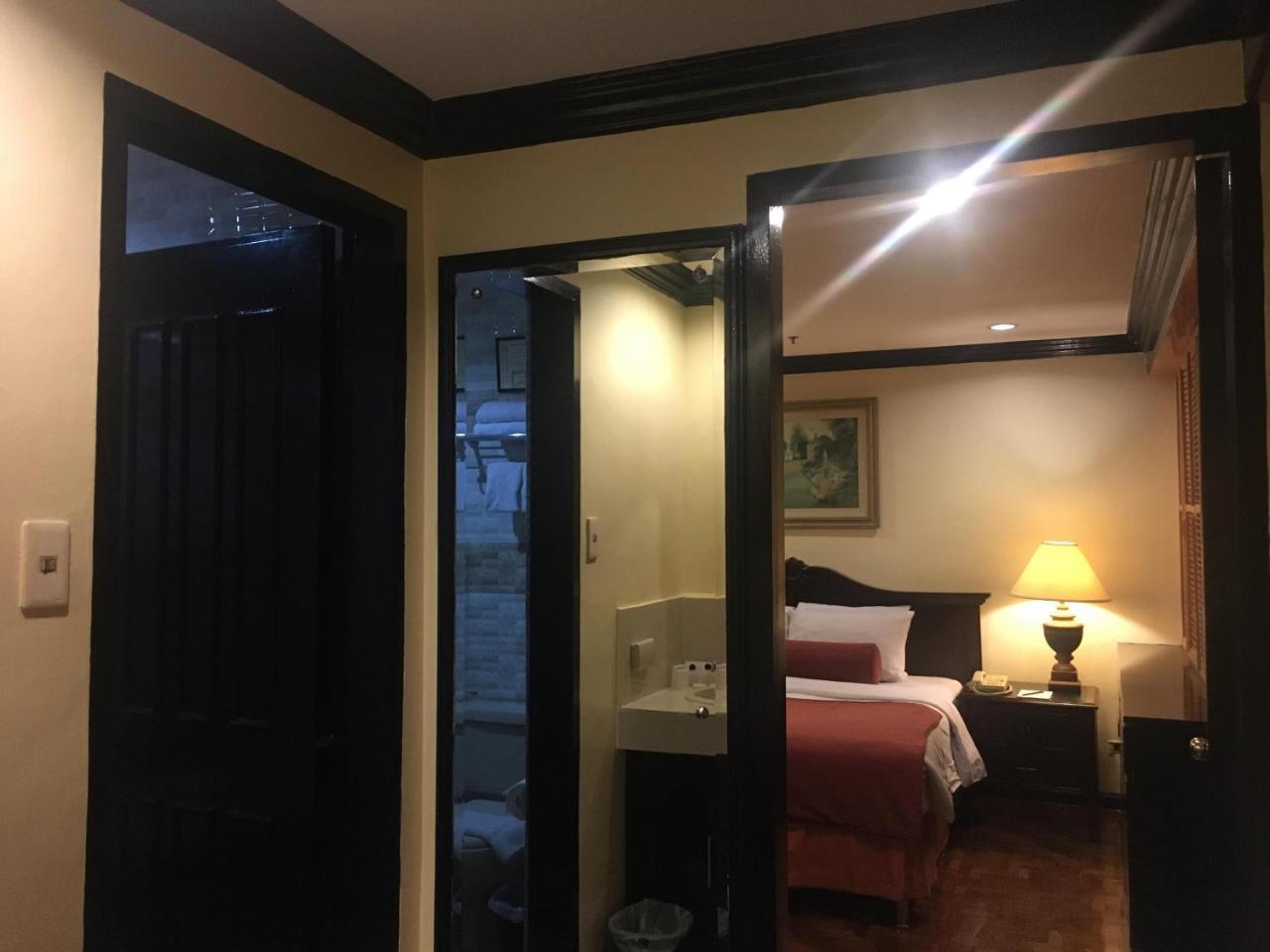 Lourdes Suites Makati City Exteriör bild