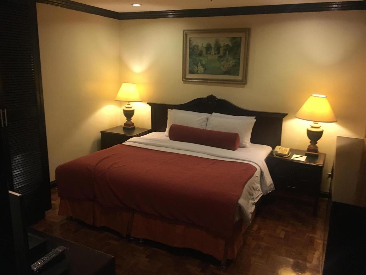 Lourdes Suites Makati City Exteriör bild