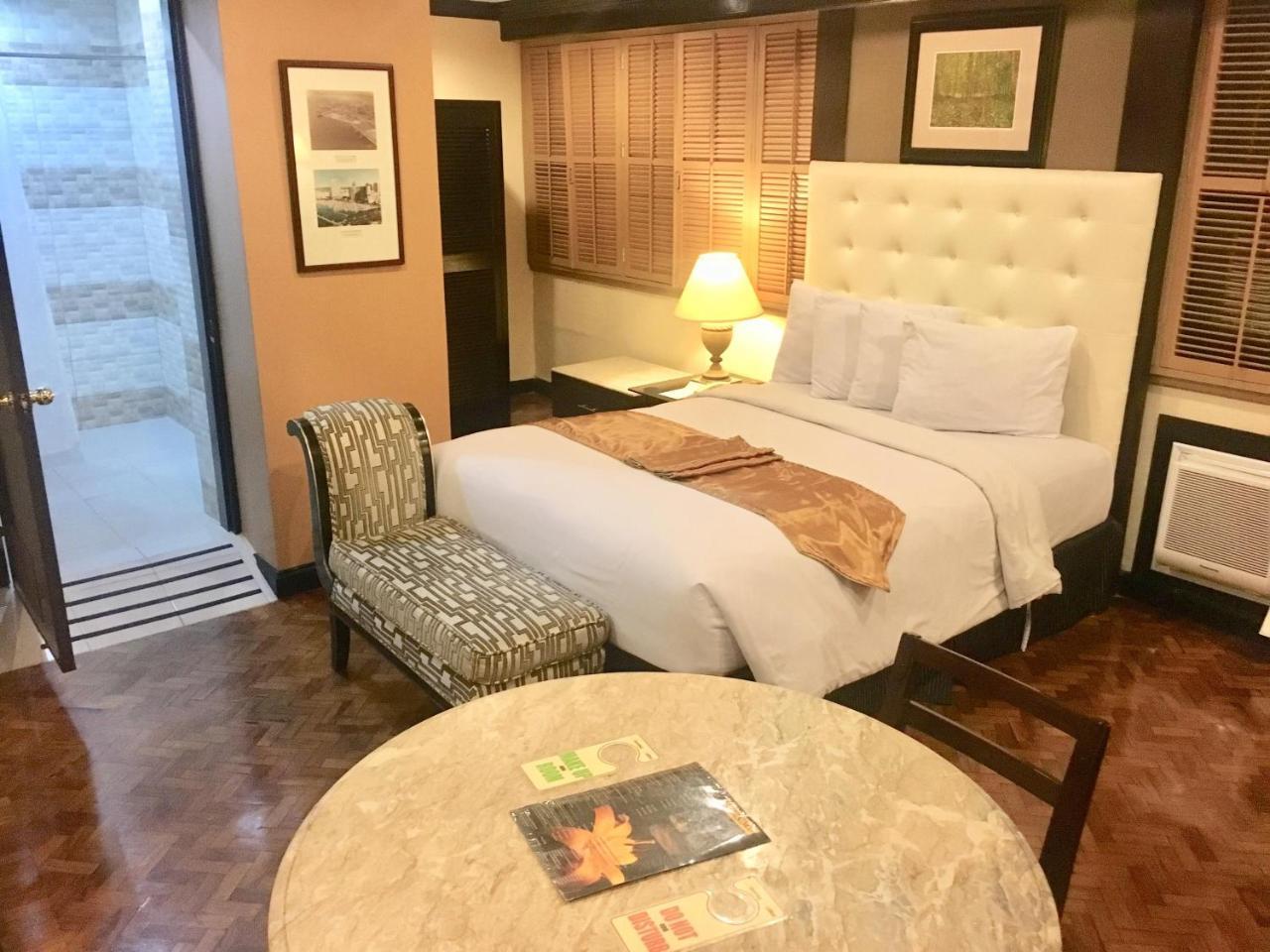 Lourdes Suites Makati City Exteriör bild