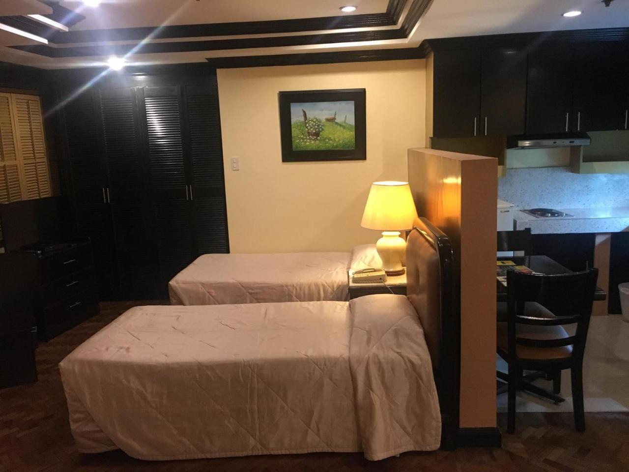 Lourdes Suites Makati City Exteriör bild