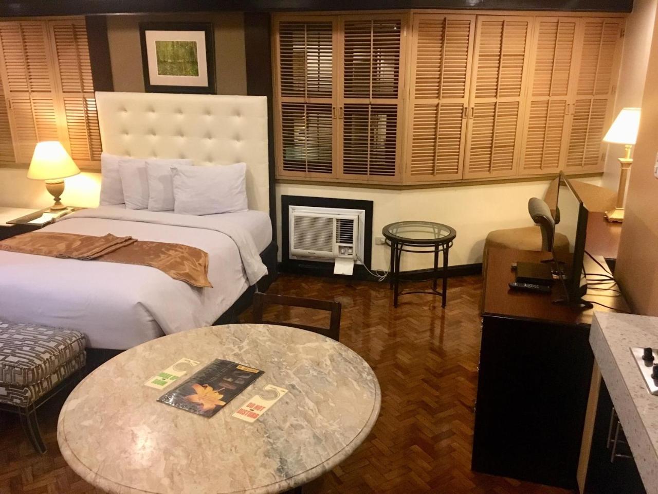 Lourdes Suites Makati City Exteriör bild