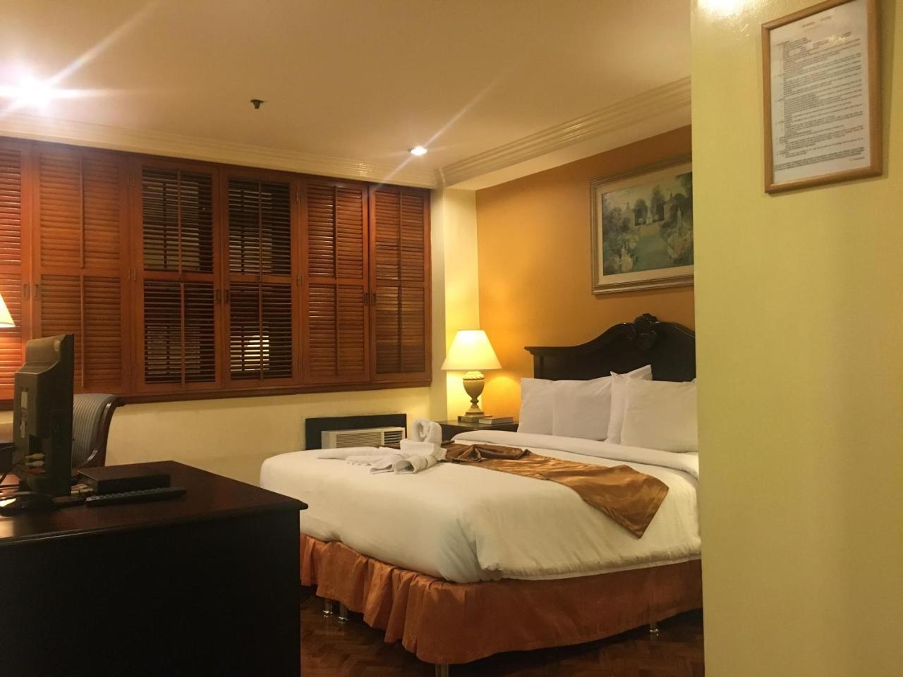 Lourdes Suites Makati City Exteriör bild