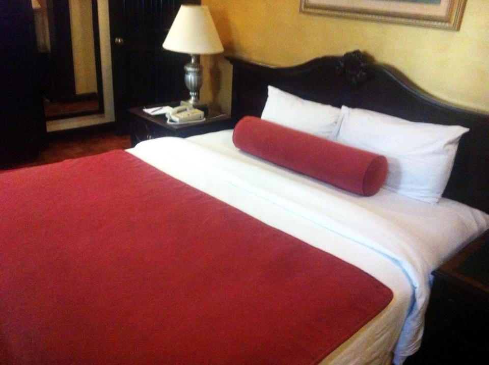 Lourdes Suites Makati City Exteriör bild